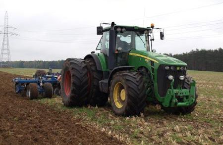 Farm tractor