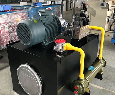 Aluminum profile industry: Hot saw hydraulic station